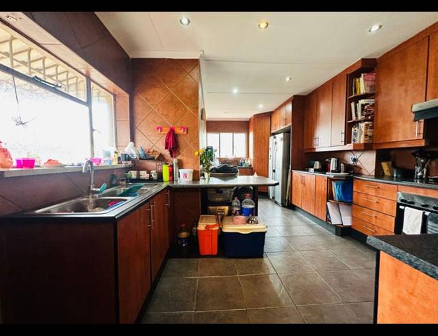5 BEDROOM HOUSE FOR SALE IN VERWOERDPARK